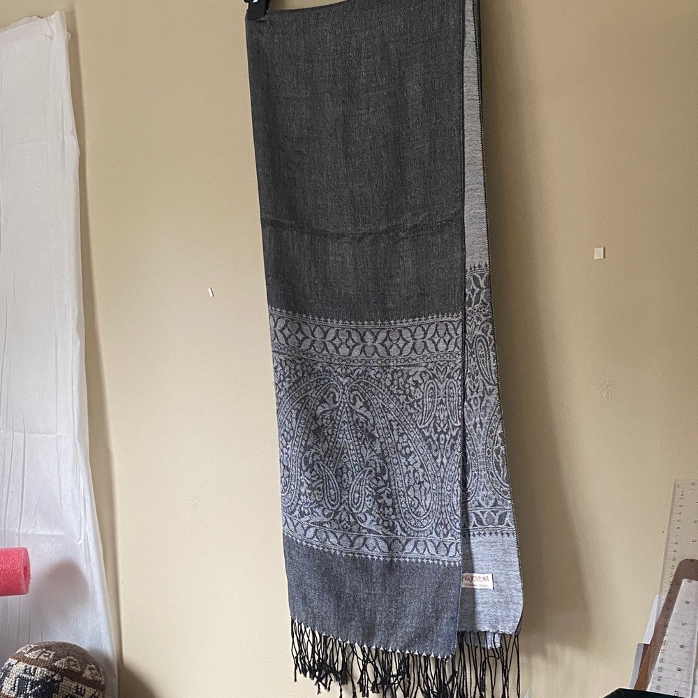 Pashmina Black and Gray Scarf Silk Wool